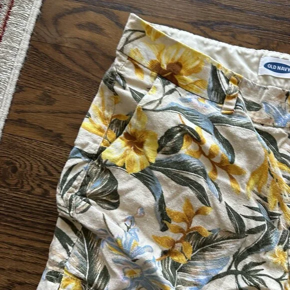 Old Navy Everyday Shorts Yellow Tropical Print Linen Rayon Mid Rise Zip Fly 8 - Picture 4 of 17